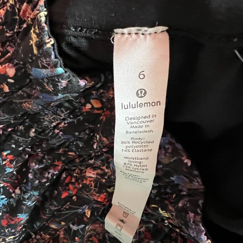 Lululemon Shorts Size 6